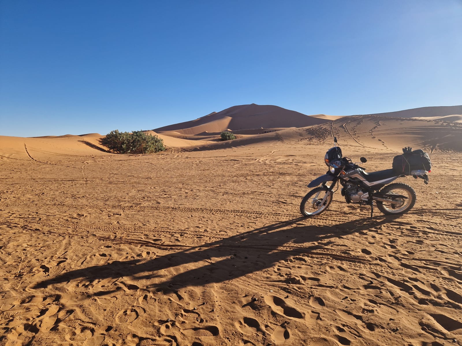 Location moto Marrakech circuit Atlas desert Maroc